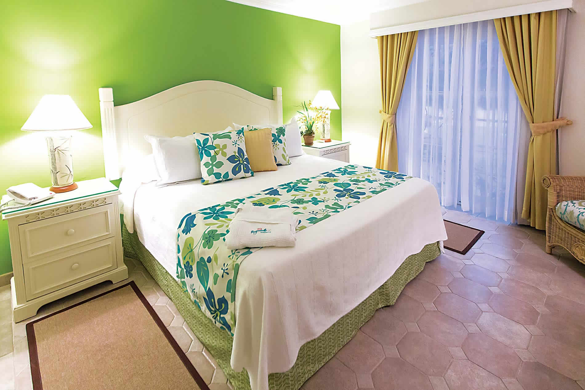 Apartment Bougainvillea A1 Deluxe in Bougainvillea Beach Resort - sleeps 2 people