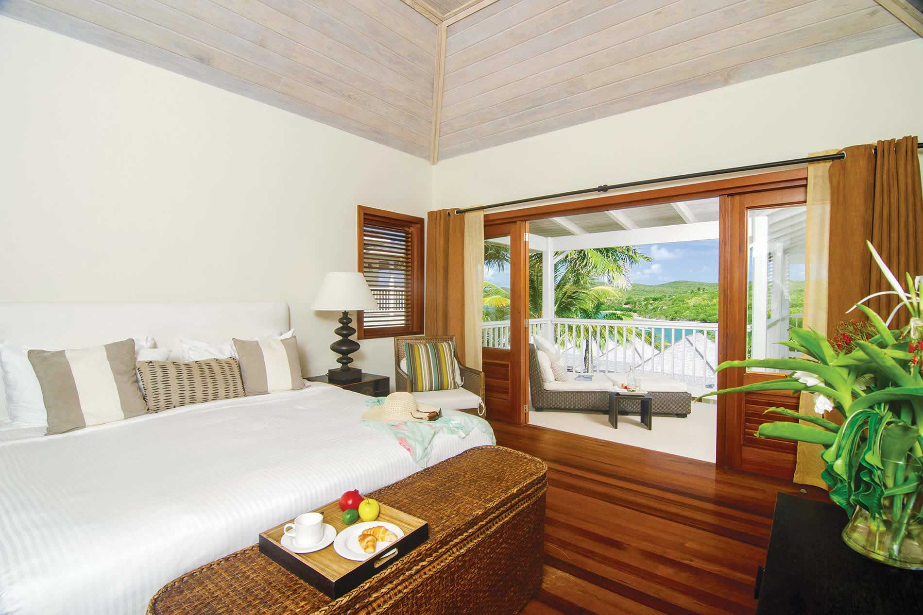 Apartment Deluxe Suite II in Nonsuch Bay Resort - sleeps 4 people