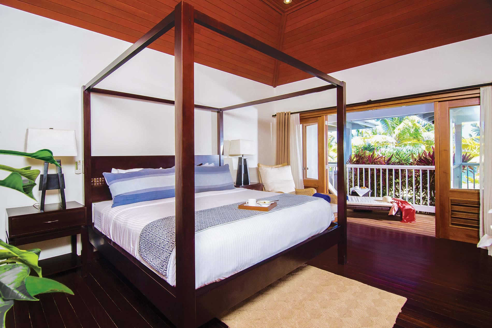 Apartment Premium Beachfront II in Nonsuch Bay Resort - sleeps 4 people