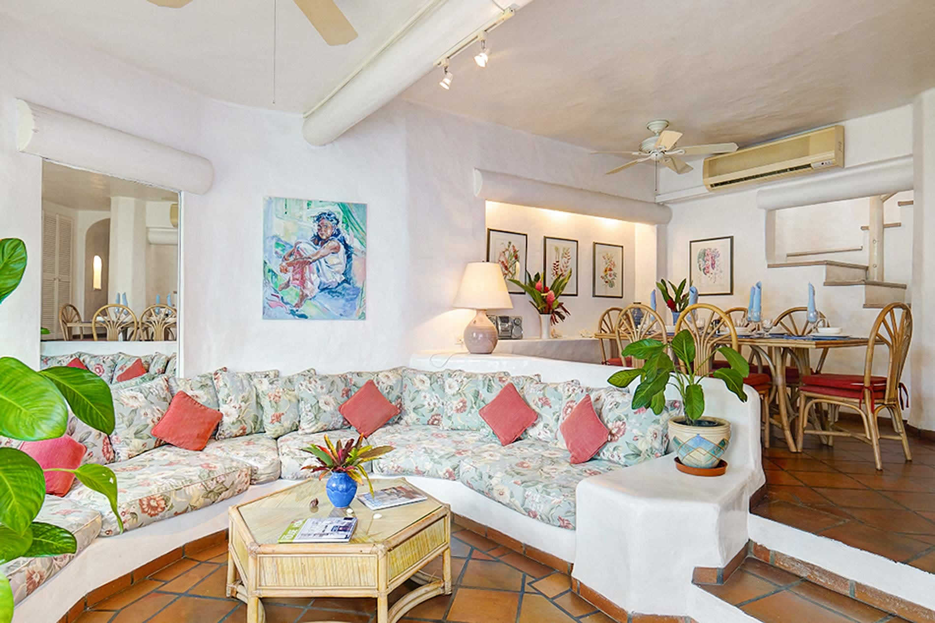 Townhouse Garden Cove from James Villas. Townhouse Garden Cove is in